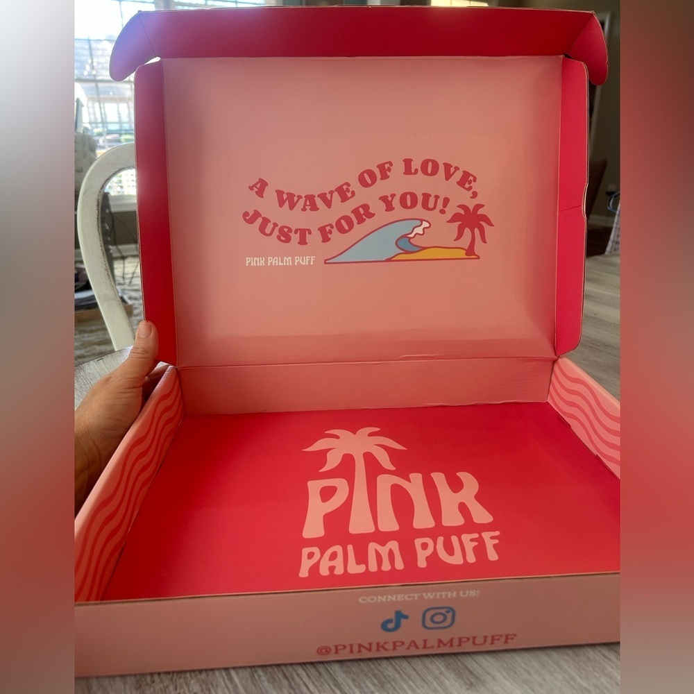 Pink Palm Puff Colorful Box - Picture 3 of 4